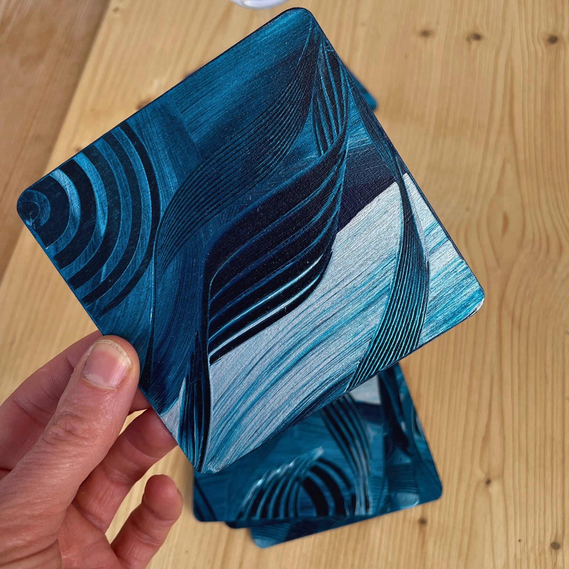 ausgefallene untersetzer für gläser im Set für einen schönen gedeckten Tisch.