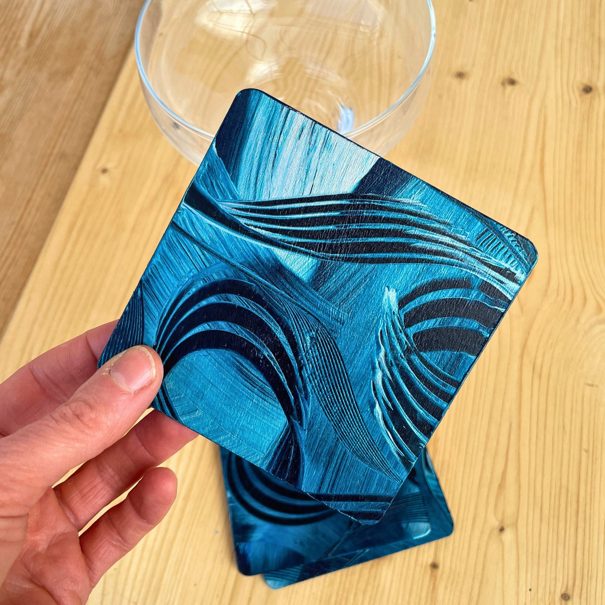 ausgefallene untersetzer für gläser im Set für einen schönen gedeckten Tisch.