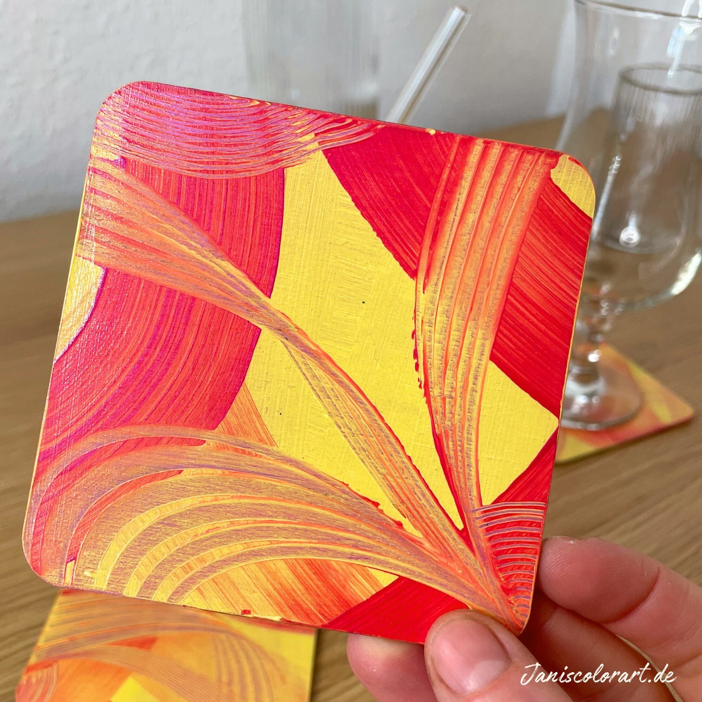 ausgefallene untersetzer für gläser im Set für einen schönen gedeckten Tisch.