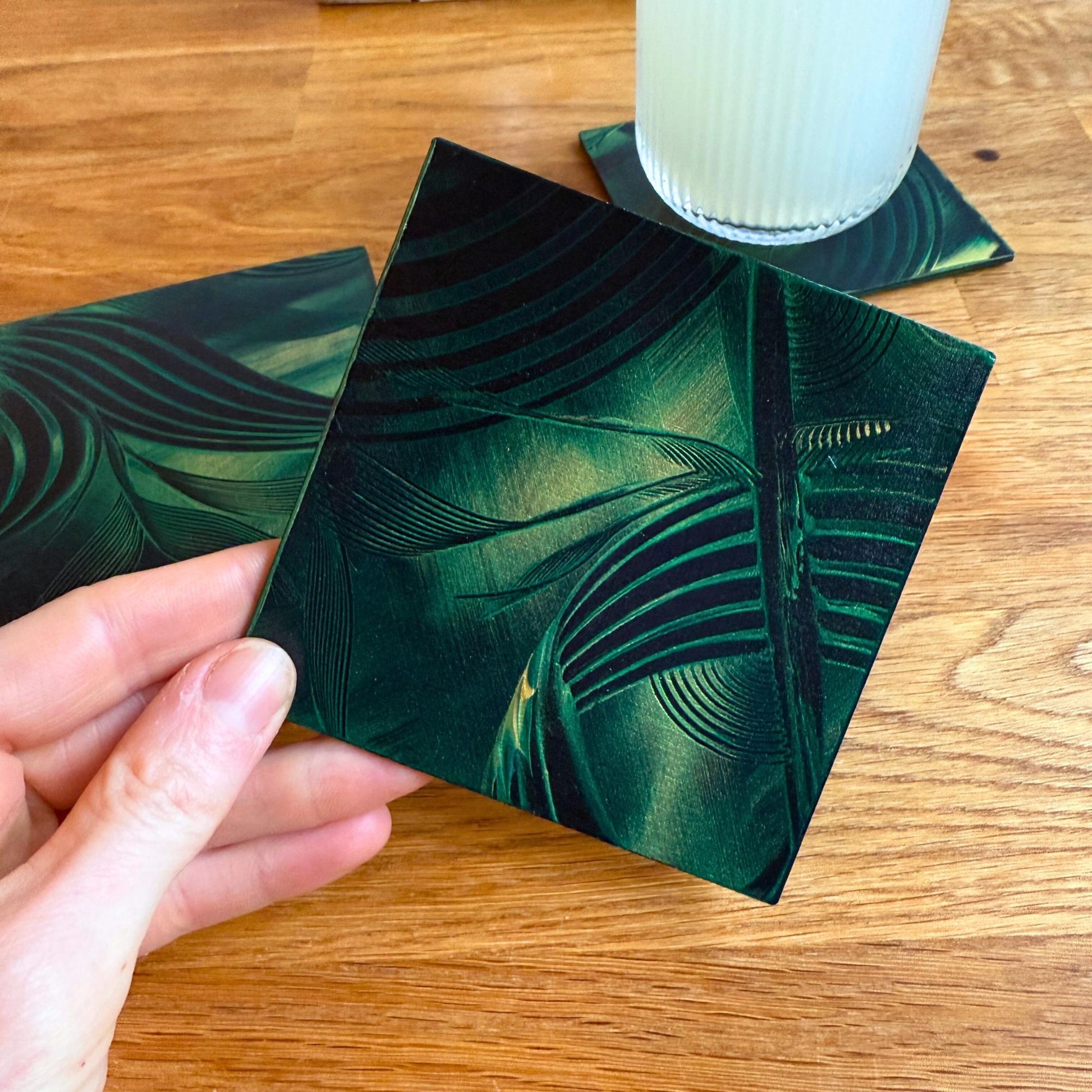 Ausgefallene Untersetzer für Gläser im Set für einen schönen gedeckten Tisch.