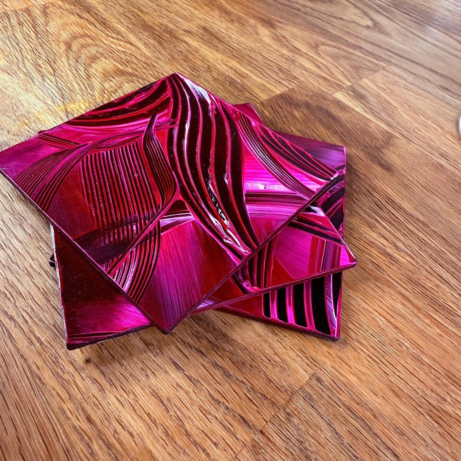 ausgefallene untersetzer für gläser im Set für einen schönen gedeckten Tisch.