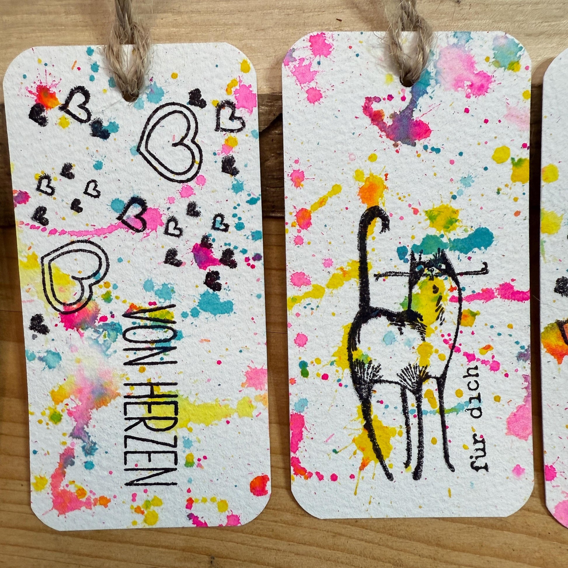 10er Set Handgemachte Geschenkanhänger Bunt. Neonfarbenes Spritzer-Design für Glückwünsche, Geburtstag und alle Anlässe.