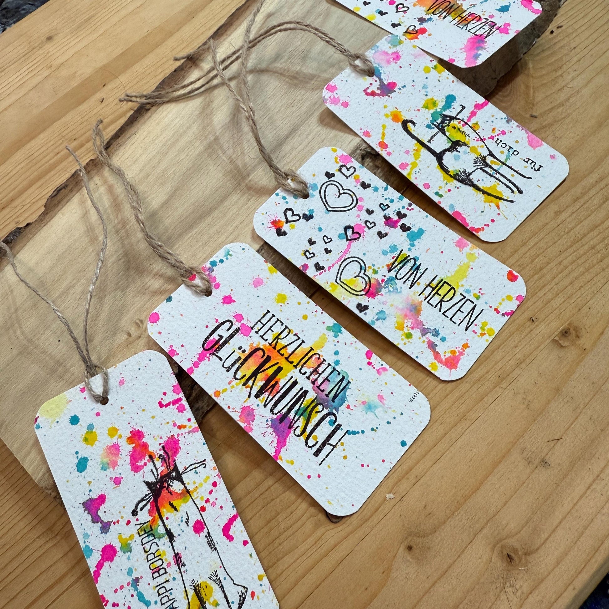 10er Set Handgemachte Geschenkanhänger Bunt. Neonfarbenes Spritzer-Design für Glückwünsche, Geburtstag und alle Anlässe.