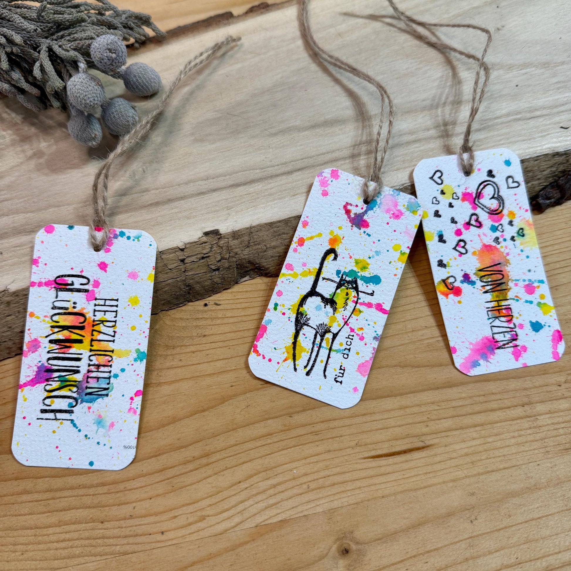 10er Set Handgemachte Geschenkanhänger außergewöhnlich. Neonfarbenes Spritzer-Design für Glückwünsche, Geburtstag und alle Anlässe.