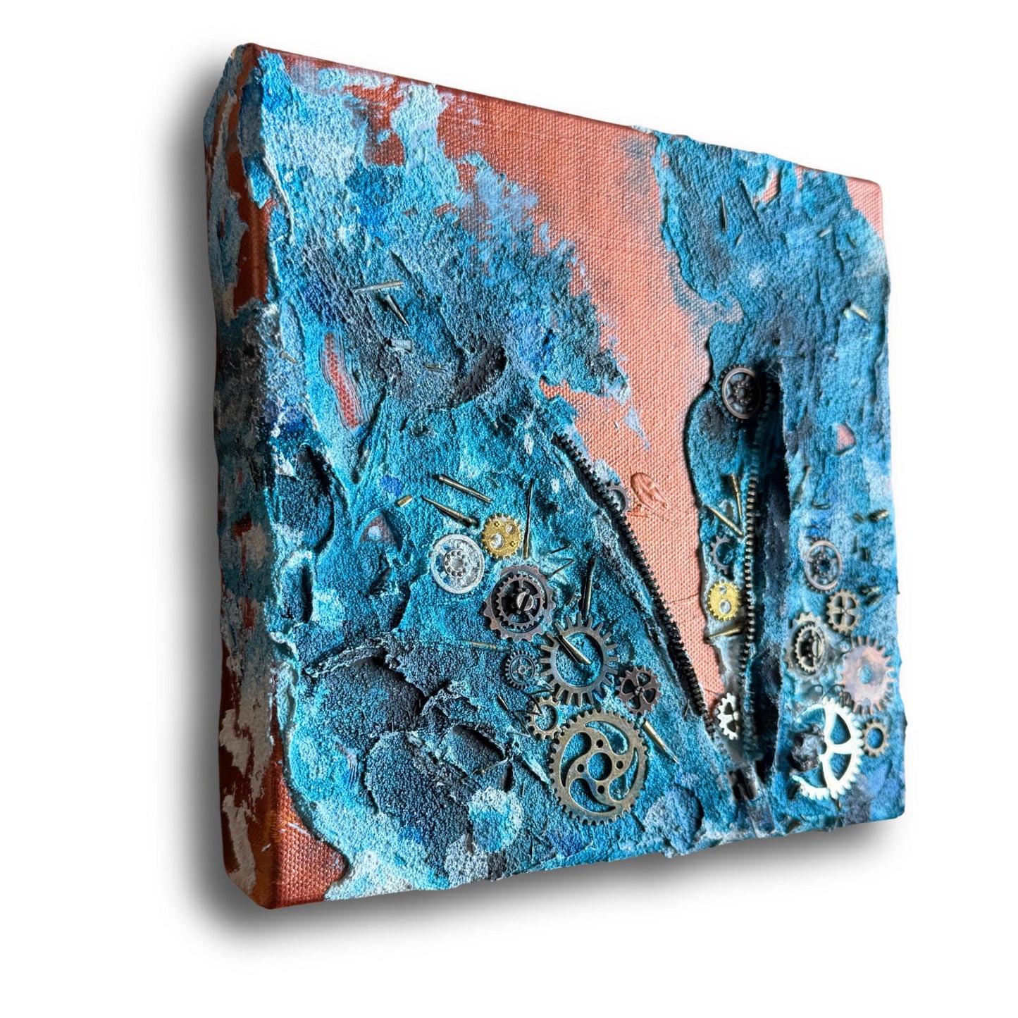 Steampunk Mixed Media Unikat quadratisch. Strukturierte Leinwand mit Zahnrädern, Reißverschluss und Upcycling Elementen.