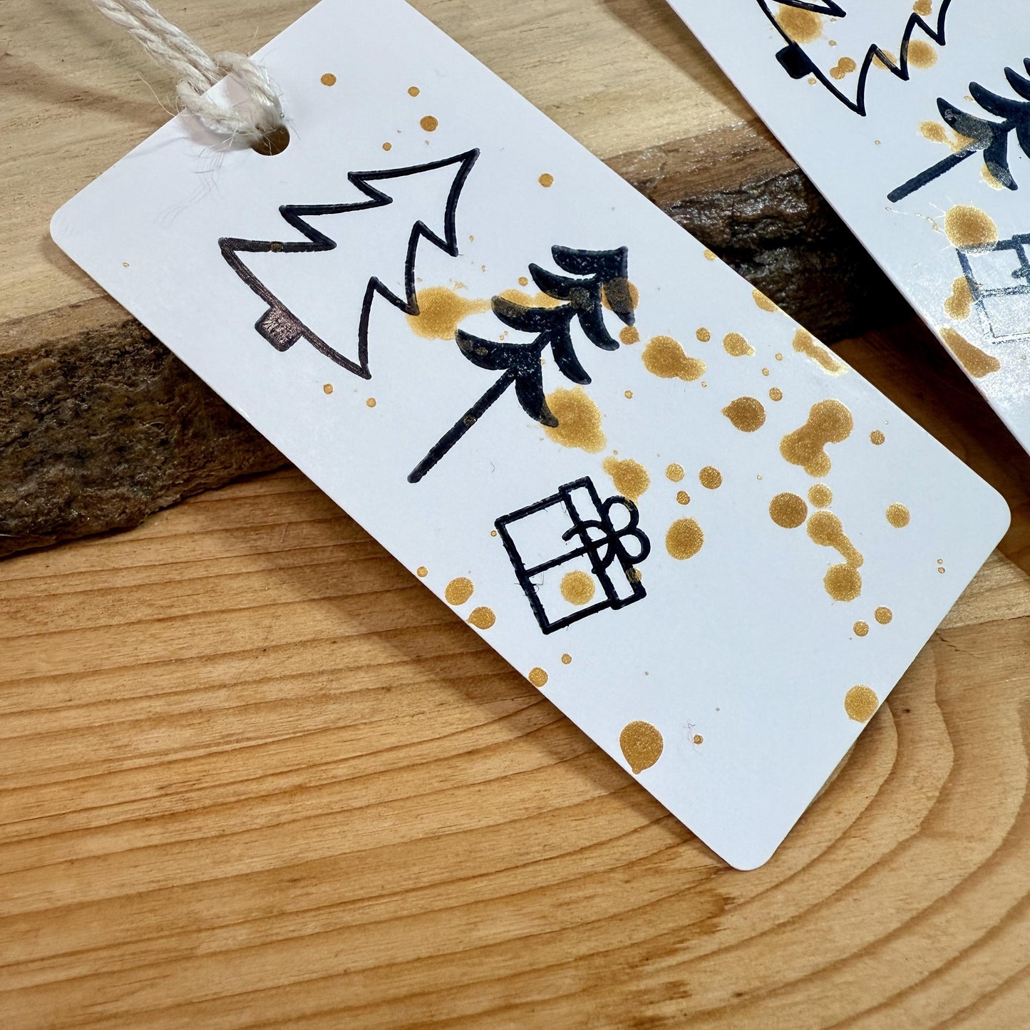 10er Set Original Geschenkanhänger Tannenbaum Schwarz Gold